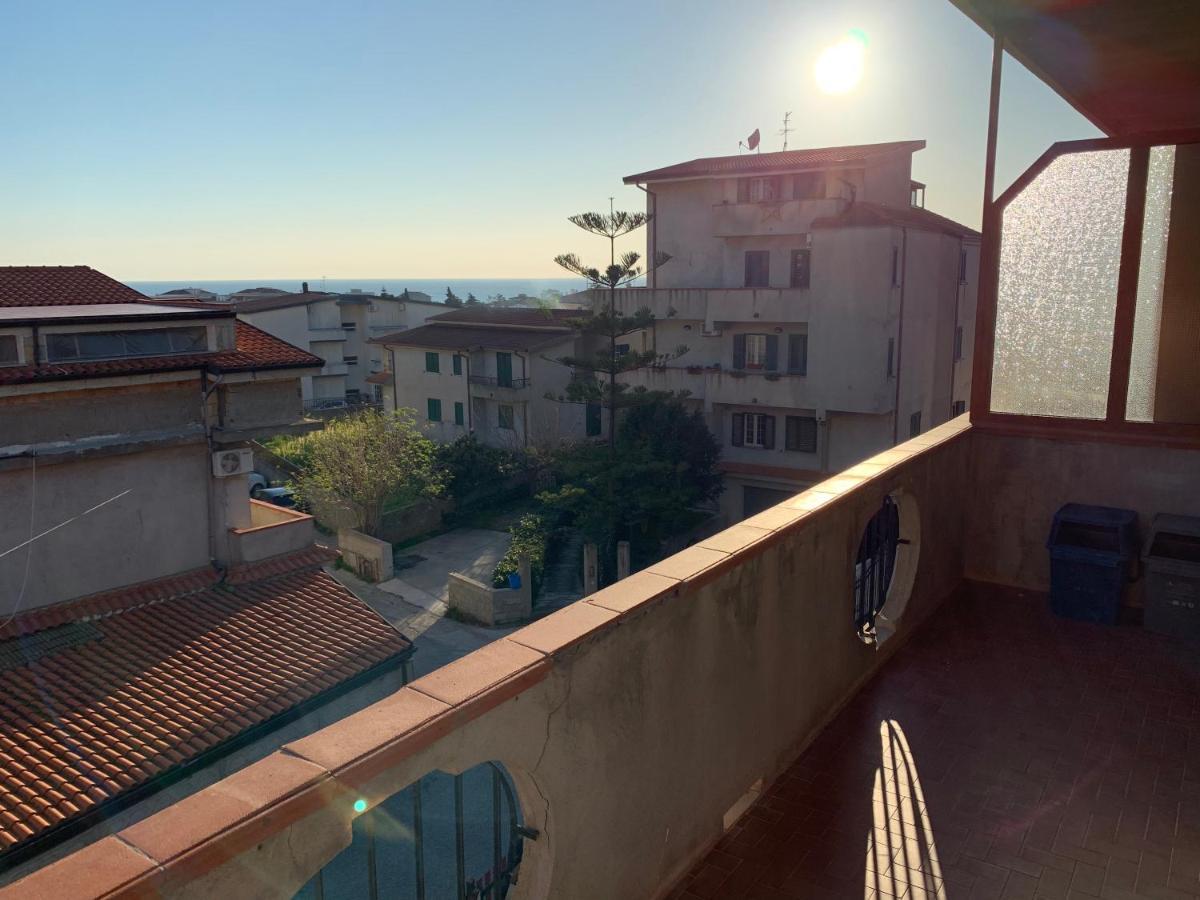 La Casa Blu Apartment Roccella Ionica Bagian luar foto